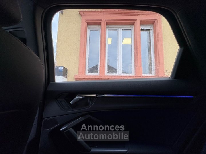 Audi Q3 Sportback 15 35 tfsi 150 s-line s-tronic 7 black edition bva toit ouvrant garantie constructeur - 22