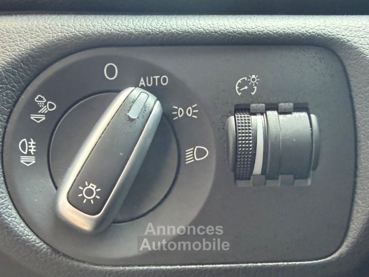 Audi Q3 14 tfsi 150 s-line s-tronic %2B cam&eacute;ra - 27