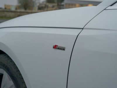 Audi A4 30 TDI 136CH S LINE TRONIC 7 7CV - 10