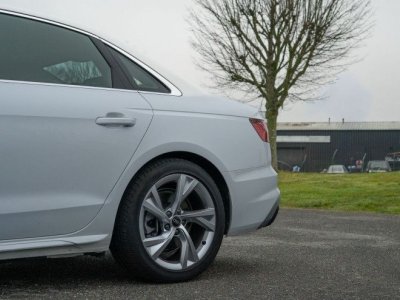 Audi A4 30 TDI 136CH S LINE TRONIC 7 7CV - 12
