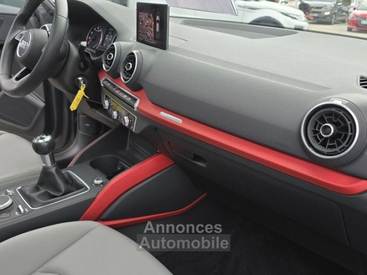 Audi Q2 30 TFSI 116 BVM6 Midnight Series - 39