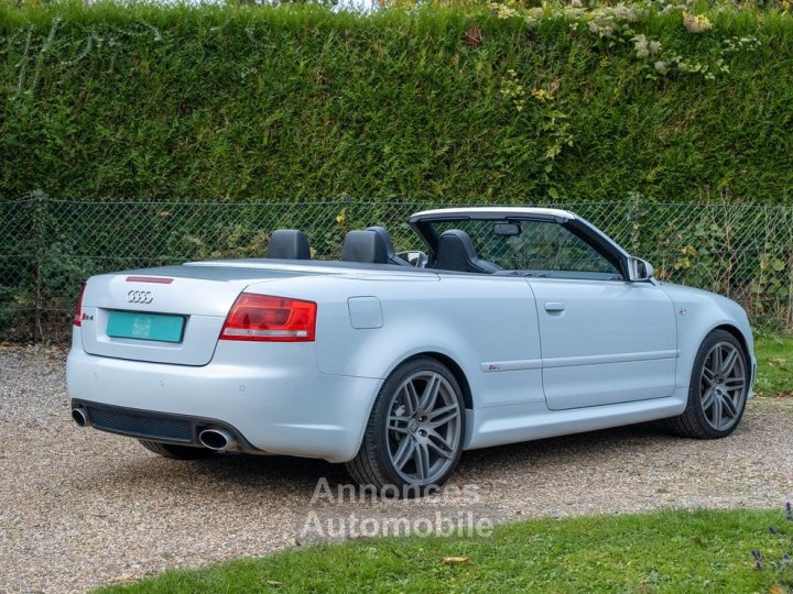 Audi RS4 Cabriolet 42l V8 420ch Exclusive / Gris Suzuka / Pack F1 / Bose - 6