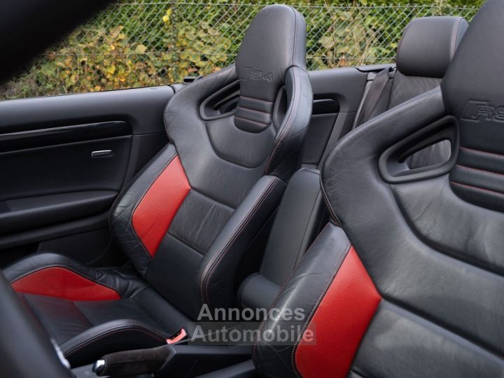 Audi RS4 Cabriolet 42l V8 420ch Exclusive / Gris Suzuka / Pack F1 / Bose - 10