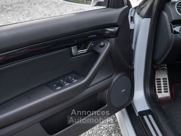 Audi RS4 Cabriolet 42l V8 420ch Exclusive / Gris Suzuka / Pack F1 / Bose - 13