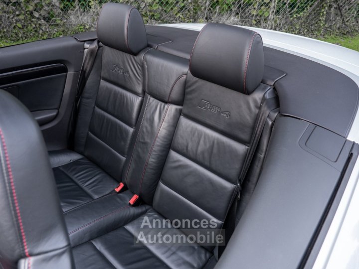 Audi RS4 Cabriolet 42l V8 420ch Exclusive / Gris Suzuka / Pack F1 / Bose - 12