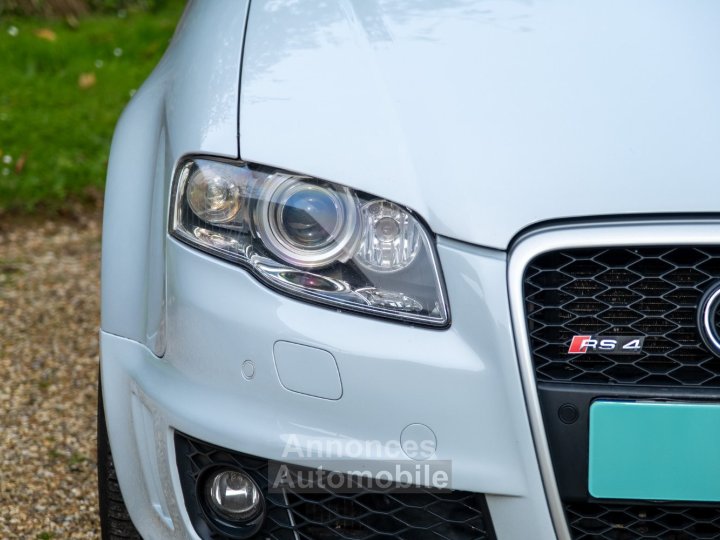 Audi RS4 Cabriolet 42l V8 420ch Exclusive / Gris Suzuka / Pack F1 / Bose - 8