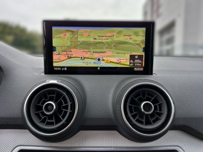 Audi Q2 S-LINE 35TFSI S-TRONIC KAMERA%2BKEYLESS%2BNAVI%2BAP - 9