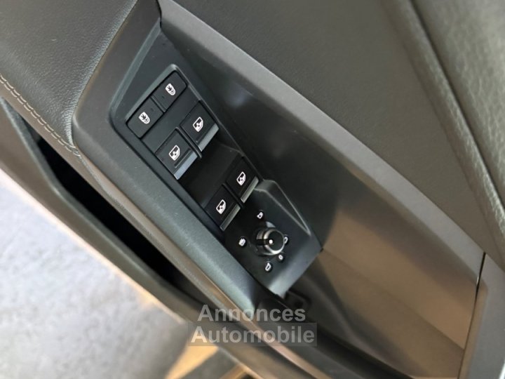 Audi Q3 Sportback 45 TFSIe 245 ch S tronic 6 S line - 38