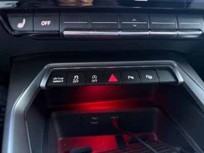 Audi A3 Limousine 15 TFSI 150 CV Mild Hybrid S Tronic7 S Line - Entretien Complet - Régulateur / Caméra de Recul /Sièges Chauff - - 37