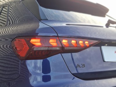 Audi A3 Sportback TFSI Mild Hybrid 116 S tronic 7 S line - 44