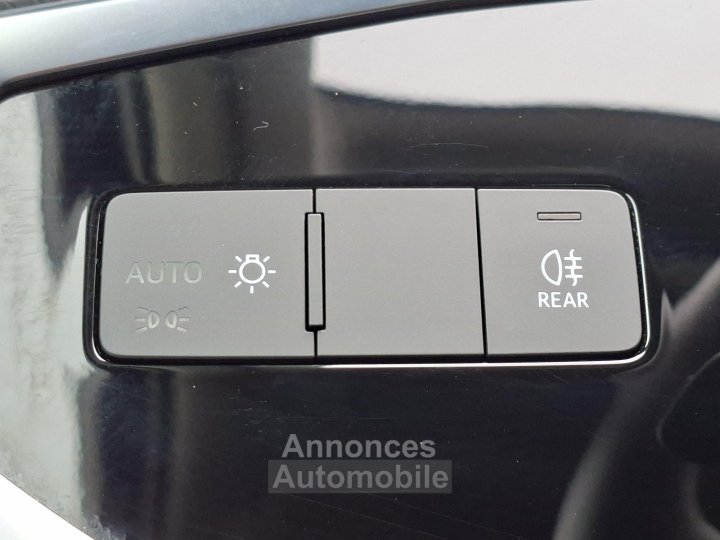 Audi Q3 Sportback 45 TFSIe 245 ch S tronic 6 Design - 12