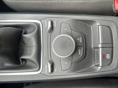 Audi Q2 14 35 tfsi 150ch cod design carplay - 27