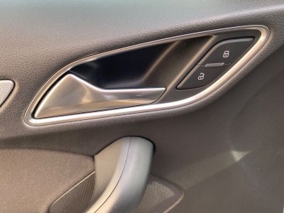 Audi Q3 20 tdi 140 s-line   - 19