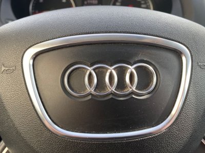 Audi Q3 20 tdi 140 s-line   - 25