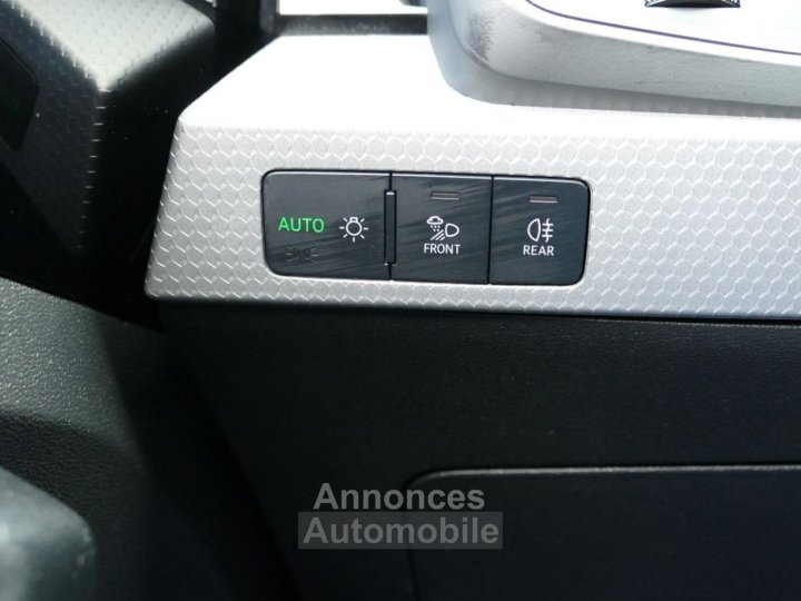 Audi A1 Sportback 35 TFSI 150 Ch S-LINE S-TRONIC - 28