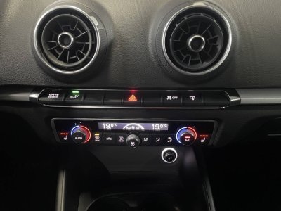 Audi A3 III 14 TFSI 204ch e-tron Business line S tronic 6   - 27