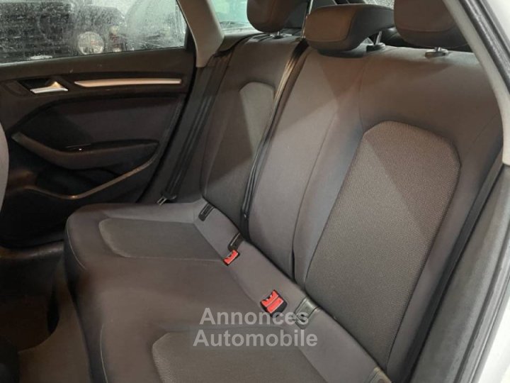 Audi A3 III 14 TFSI 204ch e-tron Business line S tronic 6 - 31