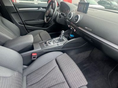 Audi A3 Sportback 20 TDI 150ch Midnight BVA S tronic 7   - 4