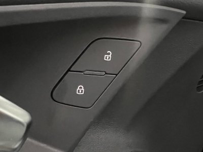 Audi A3 Sportback TFSI e Hybride rechargeable 204 S tronic 6 S line   - 17