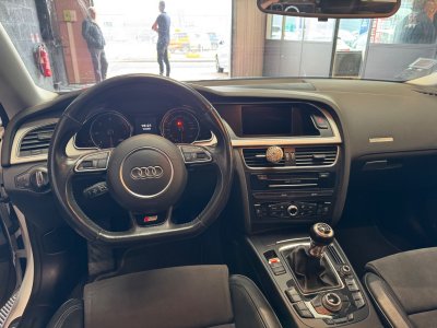 Audi A5 Coup&eacute; Attraction 20 TDI 190 CV S-Line int&eacute;rieur - Distribution &agrave; jour - Si&egrave;ges chauffant   - 17