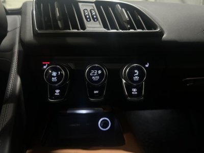 Audi R8 Spyder II 52 V10 FSI 570ch RWD S tronic 7   - 13