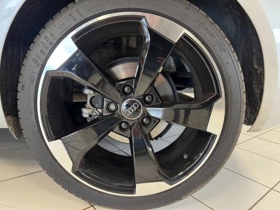 Audi A3 8V Sportback 18l TFSI 180cv Ambition Luxe S-line   - 18