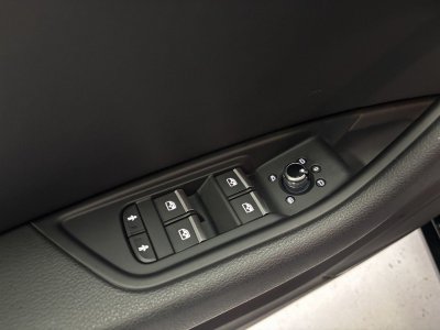 Audi A4 Avant (4) 20 TFSI Ultra 190 S tronic S-LINE   - 18