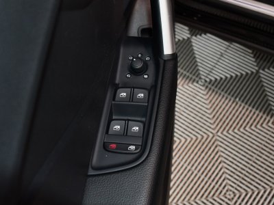 Audi Q2 S-Line Ambition Luxe 35 TFSI 150 BVM6 GPS Virtual Caméra TO Parc Assist Attelage Hayon Cuir JA 18 - 12