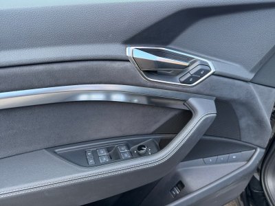 Audi Q8 E-TRON SPORTBACK S-LINE 55 408 ch 114 kWh Quattro - Toit Ouvrant - M&eacute;plat - Si&egrave;ge Electrique M&eacute;moire - Cam&eacute;ra 360   - 18