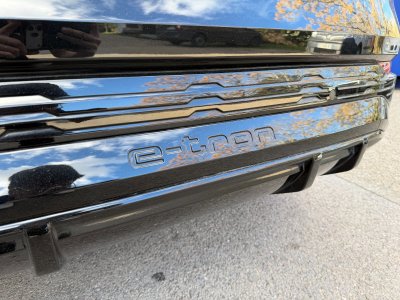 Audi Q8 E-TRON SPORTBACK S-LINE 55 408 ch 114 kWh Quattro - Toit Ouvrant - M&eacute;plat - Si&egrave;ge Electrique M&eacute;moire - Cam&eacute;ra 360   - 25