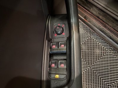 Audi A1 Sportback 10 25 tfsi 95 + clim auto radar av-ar apple carplay-android sans fil   - 9