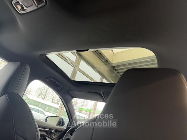 Audi A3 Sportback 15 35 TFSI - 150 - BV S-Tronic 7 8Y S line PHASE 2 - 9