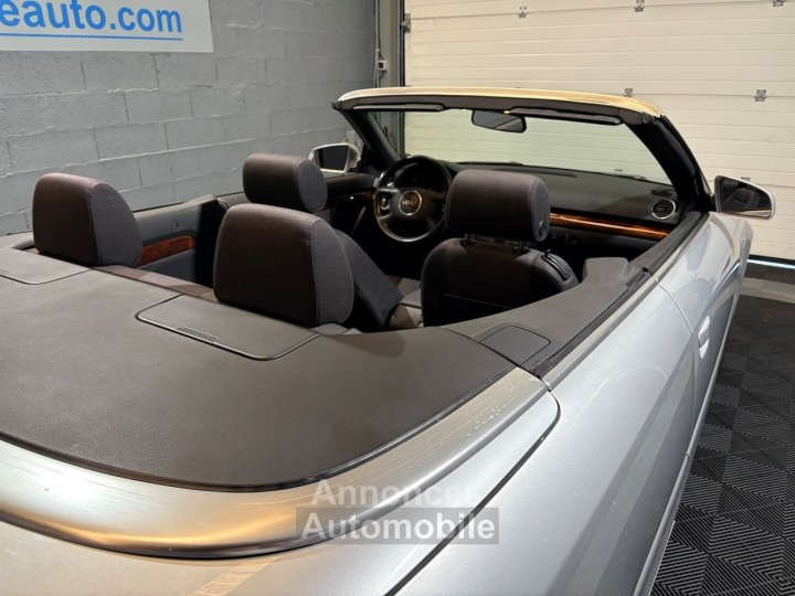 Audi A4 CABRIOLET 163 CV BVM6 - 32