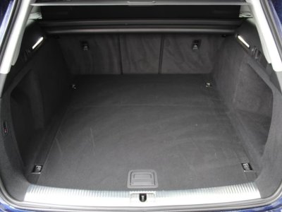 Audi A4  Avant S line Competition 35 TFSI 150 ch S tronic &ndash; Matrix LED &bull; Navi MMI Plus &bull; Attelage &bull; Apple CarPlay &amp; Android Auto   - 11