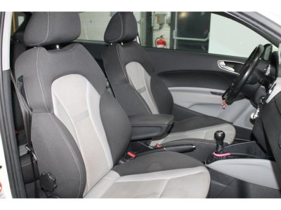 Audi A1 14 TFSI - 122 - Start/Stop BERLINE Ambiente   - 9