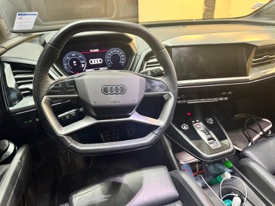 Audi Q4 E-Tron 40 204 ch 82 kW S line / Entretien / Garantie 6 mois   - 7
