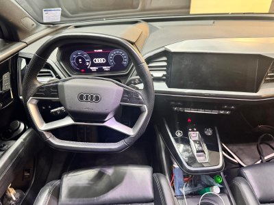 Audi Q4 E-Tron 40 204 ch 82 kW S line / Entretien / Garantie 6 mois   - 8