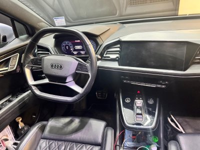 Audi Q4 E-Tron 40 204 ch 82 kW S line / Entretien / Garantie 6 mois   - 9