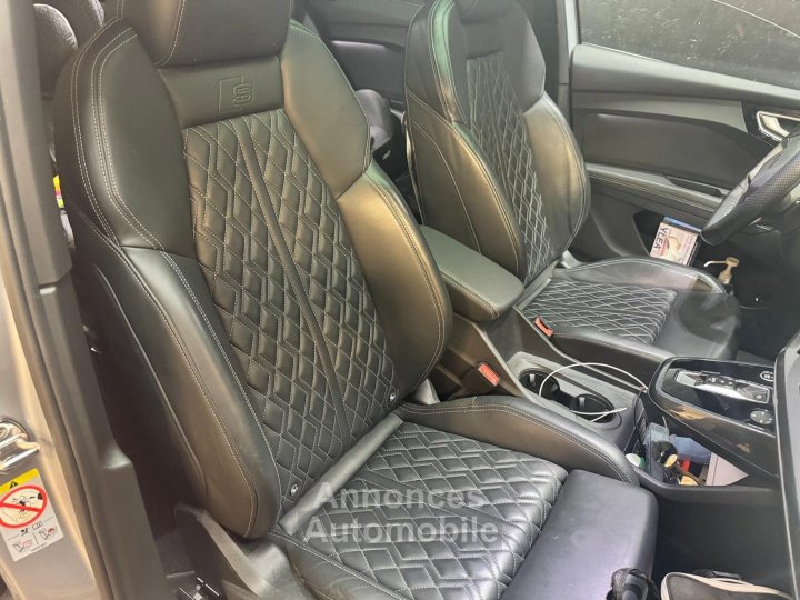 Audi Q4 E-Tron 40 204 ch 82 kW S line / Entretien / Garantie 6 mois - 14
