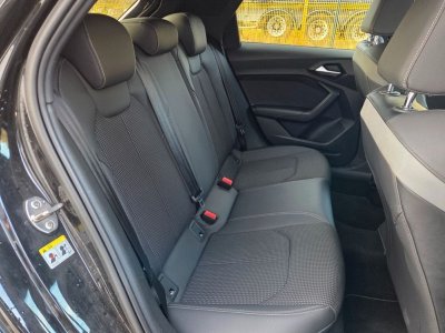 Audi A1 Sportback 10 30 tfsi 115 s-line s-tronic bva   - 12