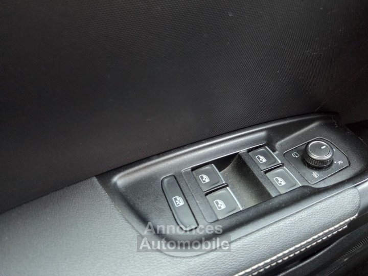 Audi A1 Sportback 10 30 tfsi 115 s-line s-tronic bva - 27