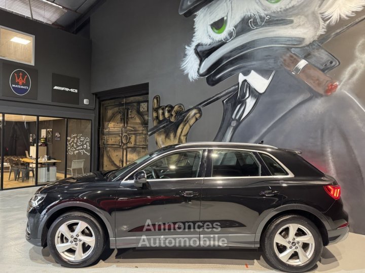 Audi Q3 35 TFSI 150 S Tronic DESIGN LUXE 1ere Main Attelage - 4