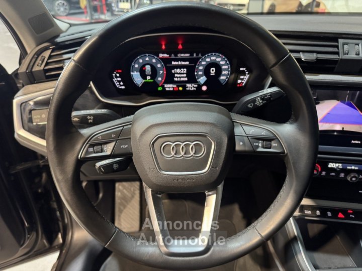 Audi Q3 35 TFSI 150 S Tronic DESIGN LUXE 1ere Main Attelage - 13