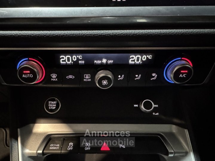 Audi Q3 35 TFSI 150 S Tronic DESIGN LUXE 1ere Main Attelage - 19