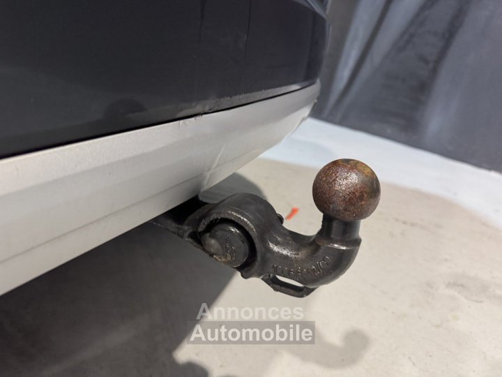 Audi Q3 35 TFSI 150 S Tronic DESIGN LUXE 1ere Main Attelage - 24