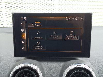Audi Q2 35 TFSI 150 S tronic 7 S line   - 24
