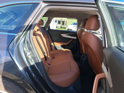 Audi A4 35TFSi Avant STRONIC   - 7