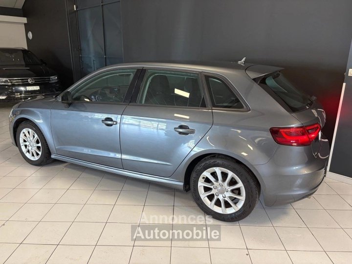 Audi A3 16 l TDI 110 Attraction - 2