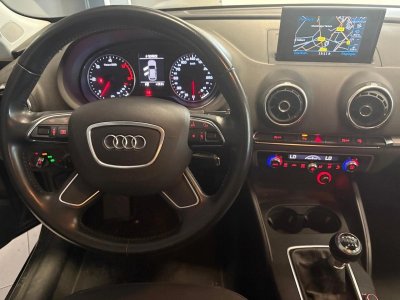 Audi A3 16 l TDI 110 Attraction   - 10
