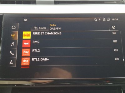 Audi e-tron SPORTBACK Sportback 55 quattro 408 ch S line   - 23